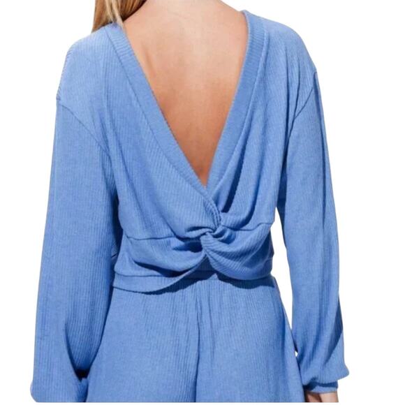 NWT! Eleven by Venus Williams Razzle Dazzle Cropped Pullover - Size Medium - Picture 1 of 8